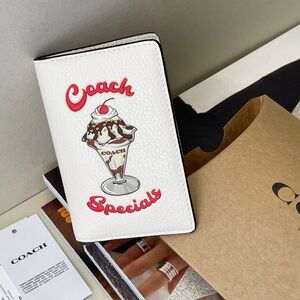 (new+tag+box) Coach women bifold + card case limited edition leather wallet